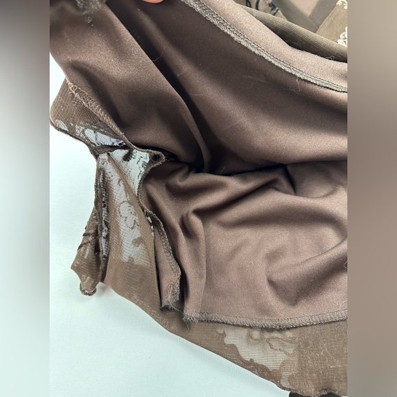 Velvety floral pattern flattering tank with tie in back. V neck. Size M juniors - Picture 8 of 10